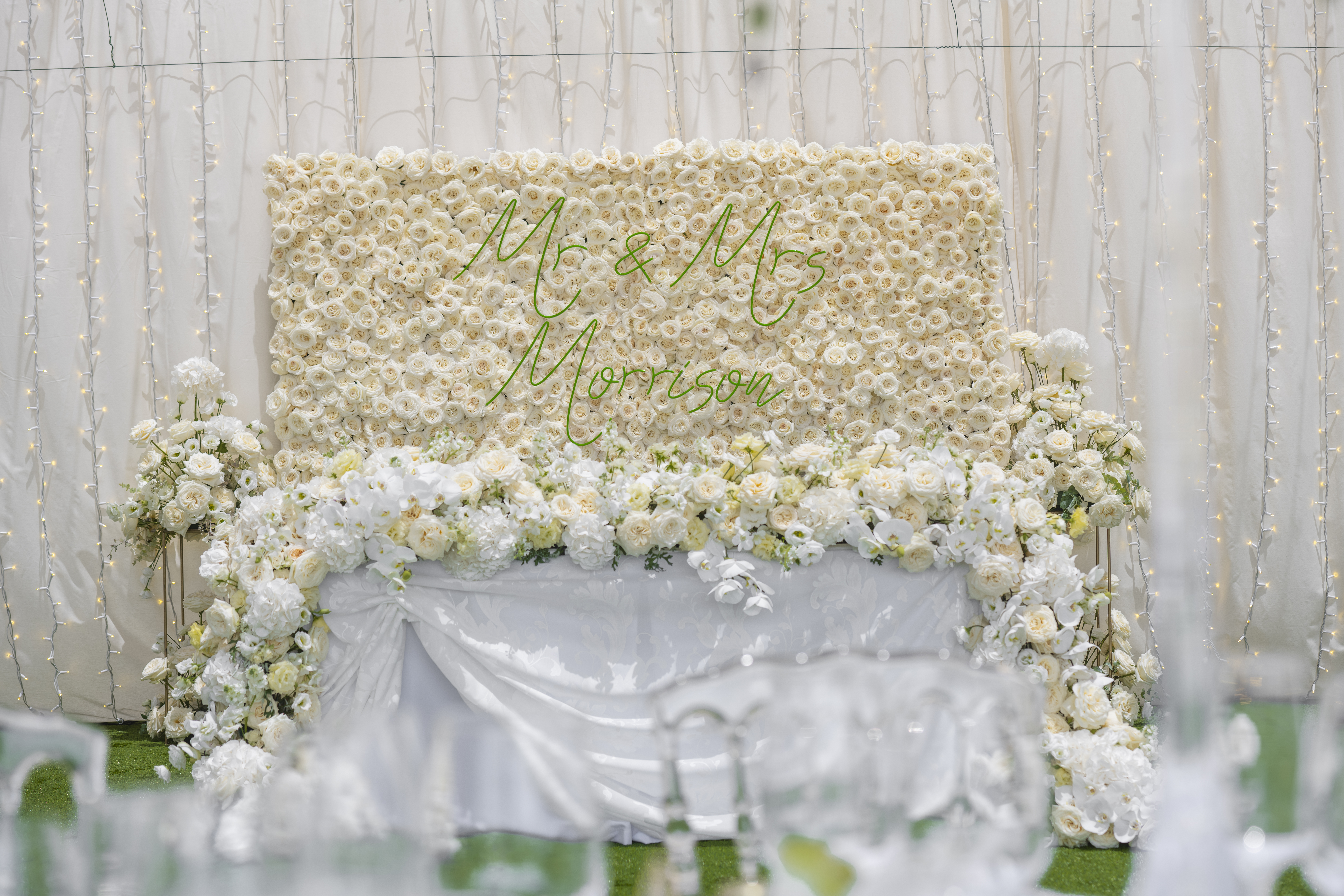 Book your wedding day in GF VICTORIA